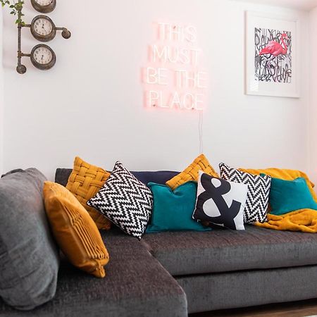 Entire Family Home , Large Rear Garden And Free Parking Belfast Exteriér fotografie