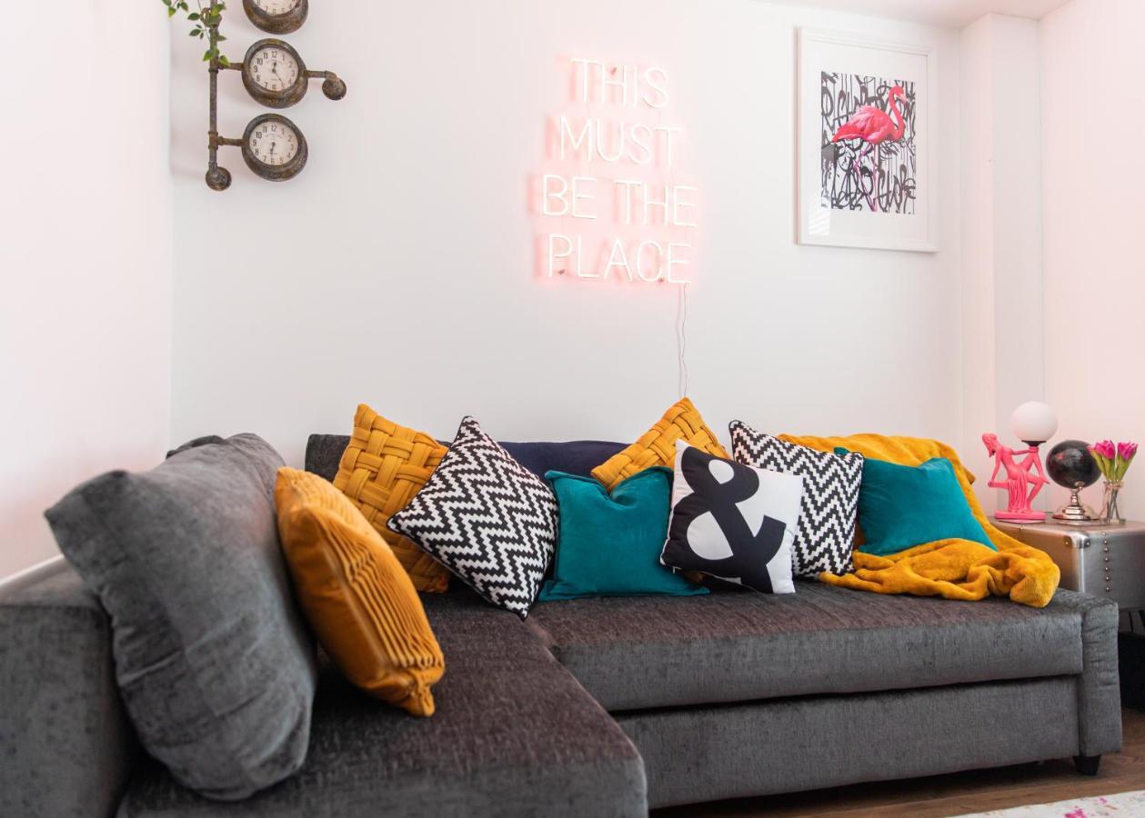 Entire Family Home , Large Rear Garden And Free Parking Belfast Exteriér fotografie