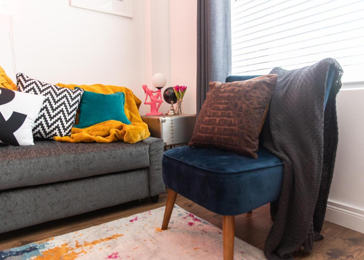 Entire Family Home , Large Rear Garden And Free Parking Belfast Exteriér fotografie