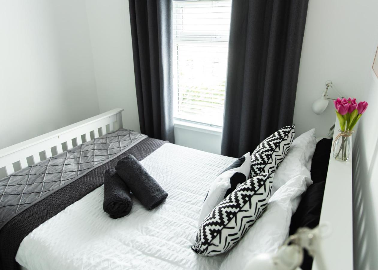 Entire Family Home , Large Rear Garden And Free Parking Belfast Exteriér fotografie