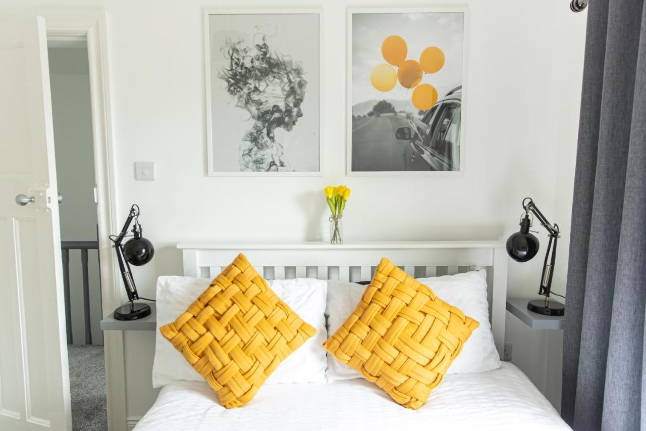 Entire Family Home , Large Rear Garden And Free Parking Belfast Exteriér fotografie