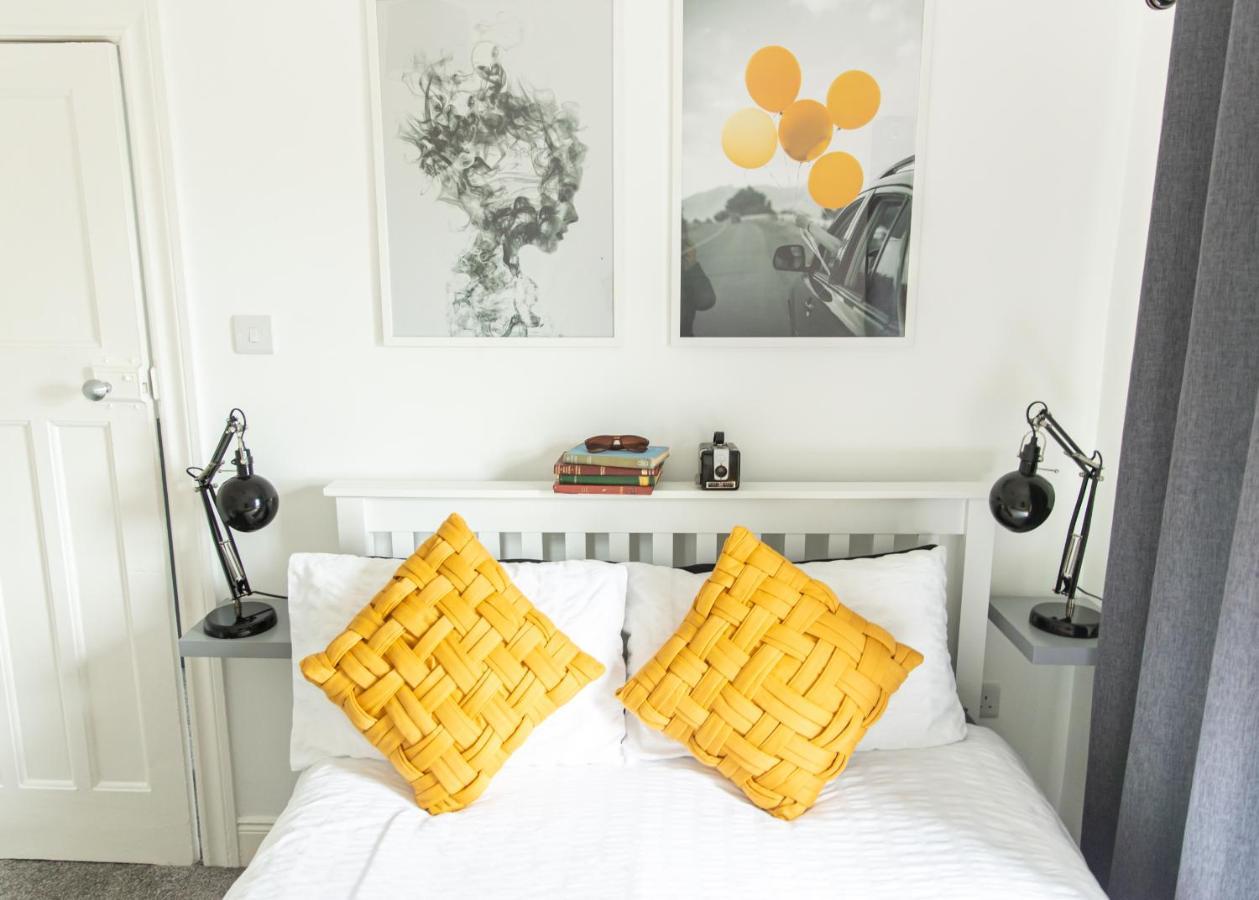 Entire Family Home , Large Rear Garden And Free Parking Belfast Exteriér fotografie