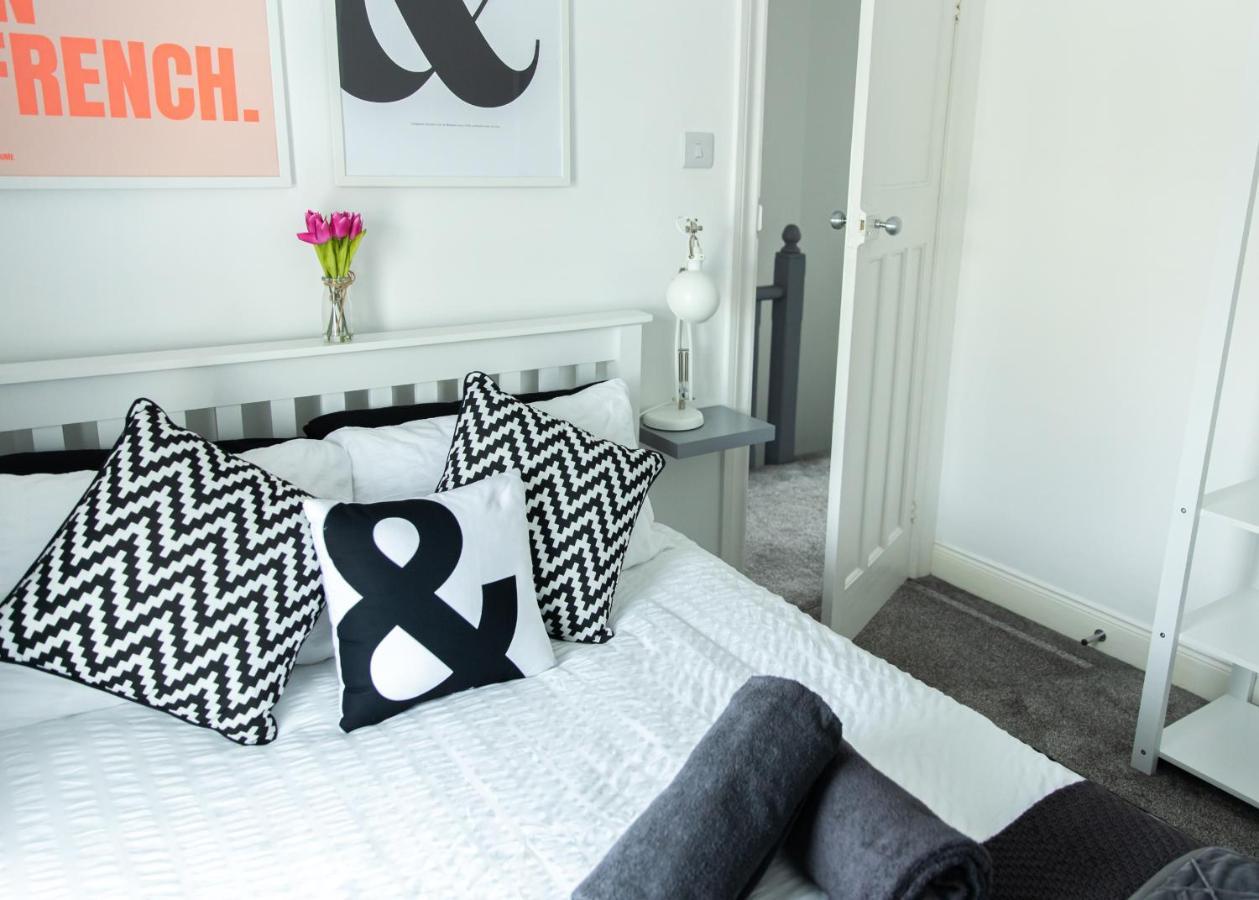 Entire Family Home , Large Rear Garden And Free Parking Belfast Exteriér fotografie