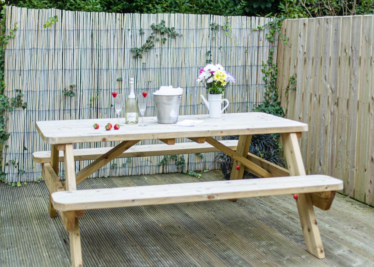 Entire Family Home , Large Rear Garden And Free Parking Belfast Exteriér fotografie