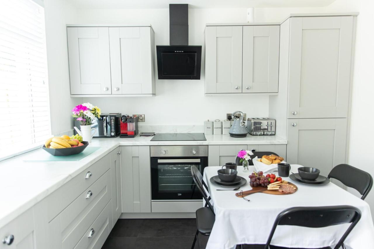 Entire Family Home , Large Rear Garden And Free Parking Belfast Exteriér fotografie